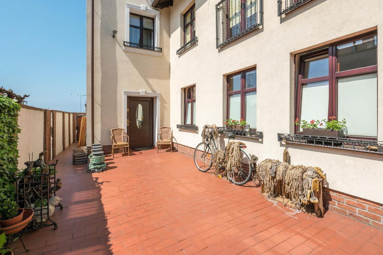 Villa & Restaurant Admiral Nelson Hel Exterior foto