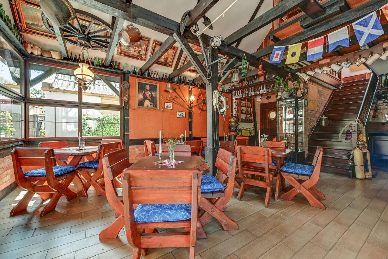 Villa & Restaurant Admiral Nelson Hel Exterior foto